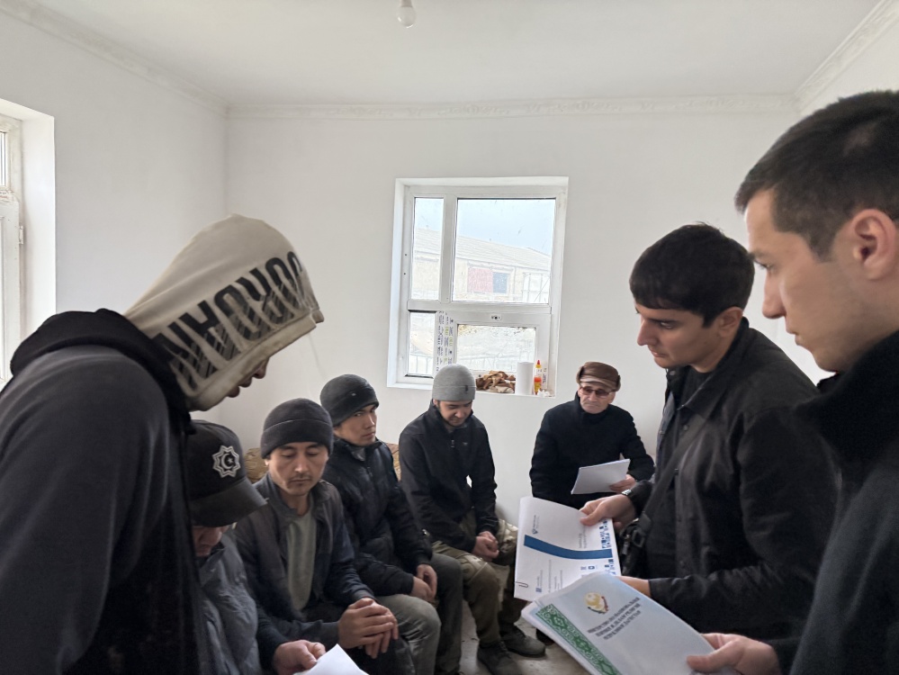 Иностранным гражданам, осуществляющим трудовую деятельность в Хасавюртовском районе, разъяснили правила пребывания в России